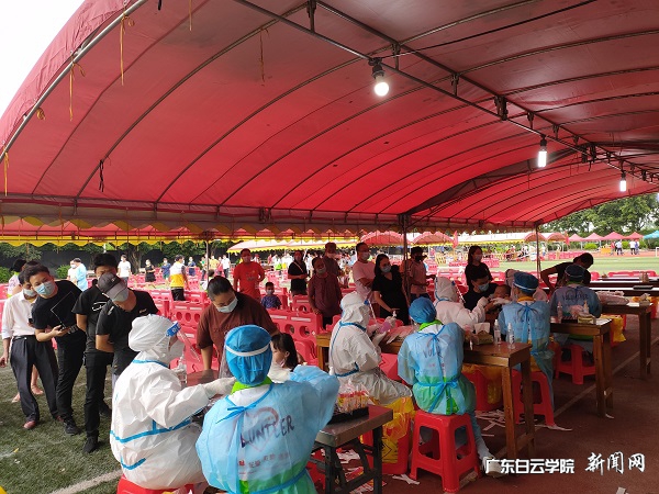 志愿服务现场 (2).jpg