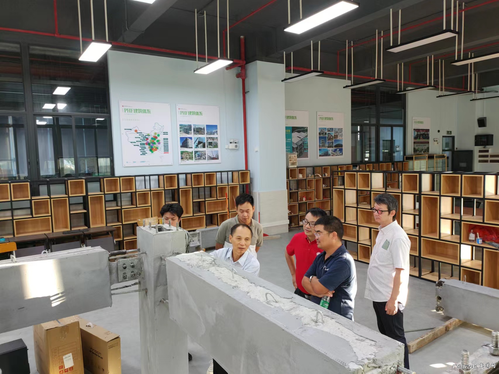 广东建星建造集团技术总监郭志亚一行参观学校培训中心.jpg 广东建星建造集团技术总监郭志亚一行参观学校培训中心.jpg