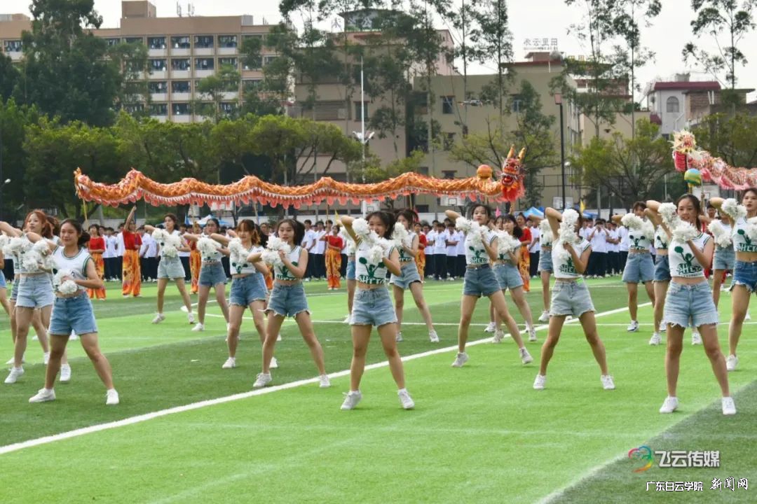 啦啦操.jpg 啦啦操.jpg