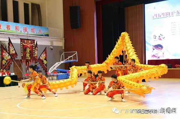 舞龙比赛.jpg