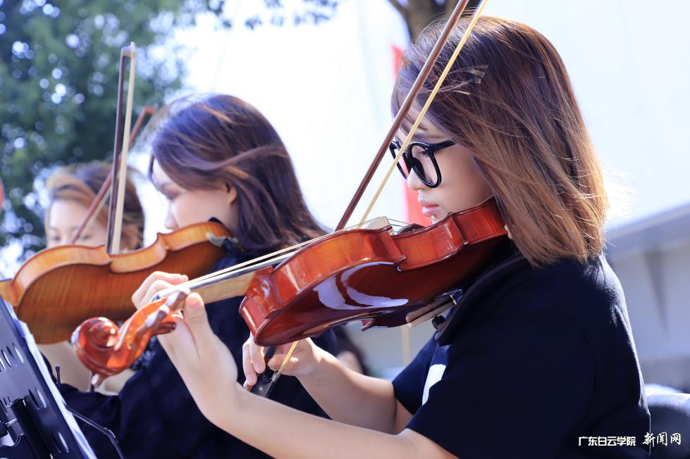 现场演奏.png 现场演奏.png