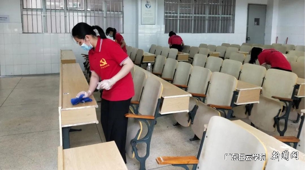 2020年6月13日,党支部组织了31位学生党员对专插本考场进行消杀清洁工作。 - 迷你看图王.jpg