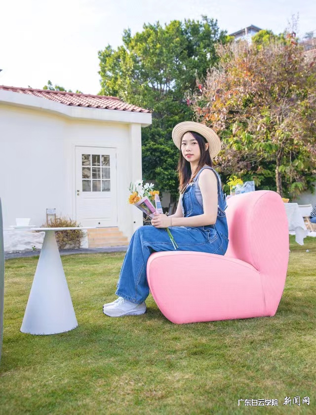 “绯兔”迎春.jpg “绯兔”迎春.jpg