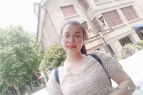 外国语学院2020级英语1班班助 邱秋菊.png