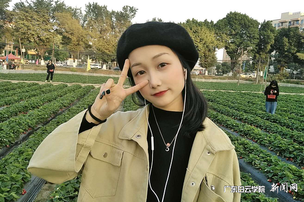 外国语学院2020级德语1班班助 张琪.png