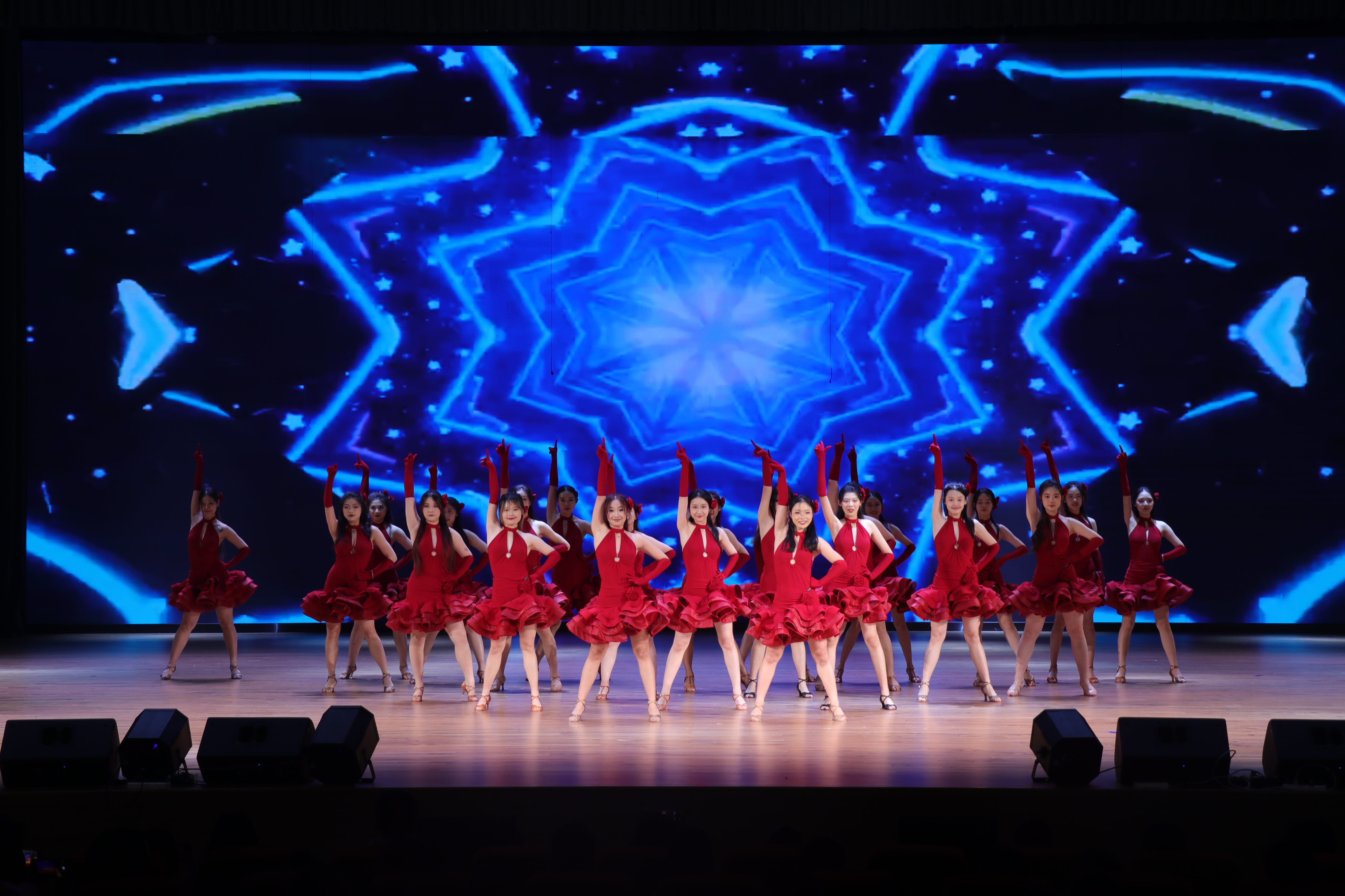 拉丁舞.JPG 拉丁舞.JPG