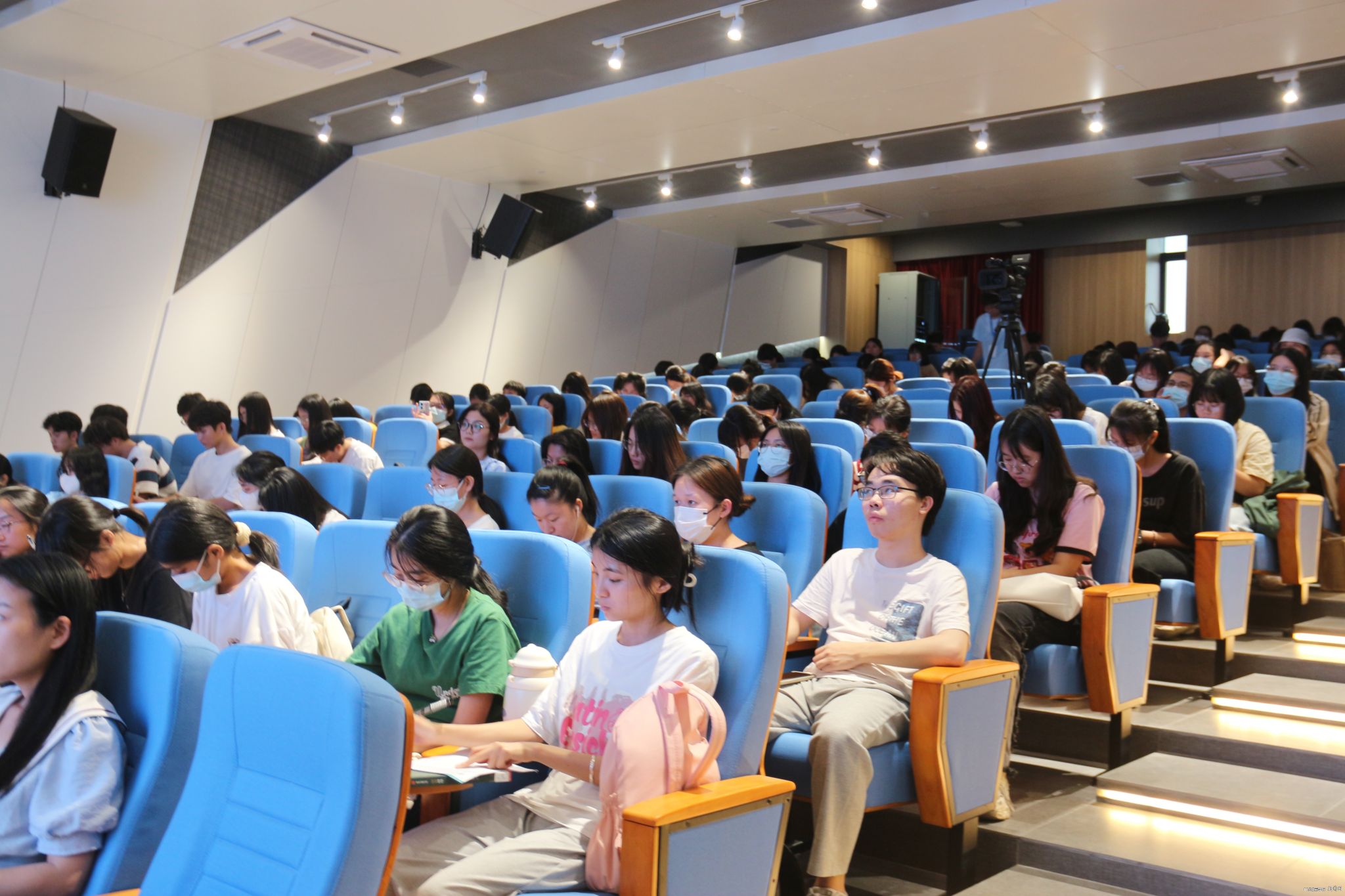 2.讲师讲授(8).jpg 2.讲师讲授(8).jpg