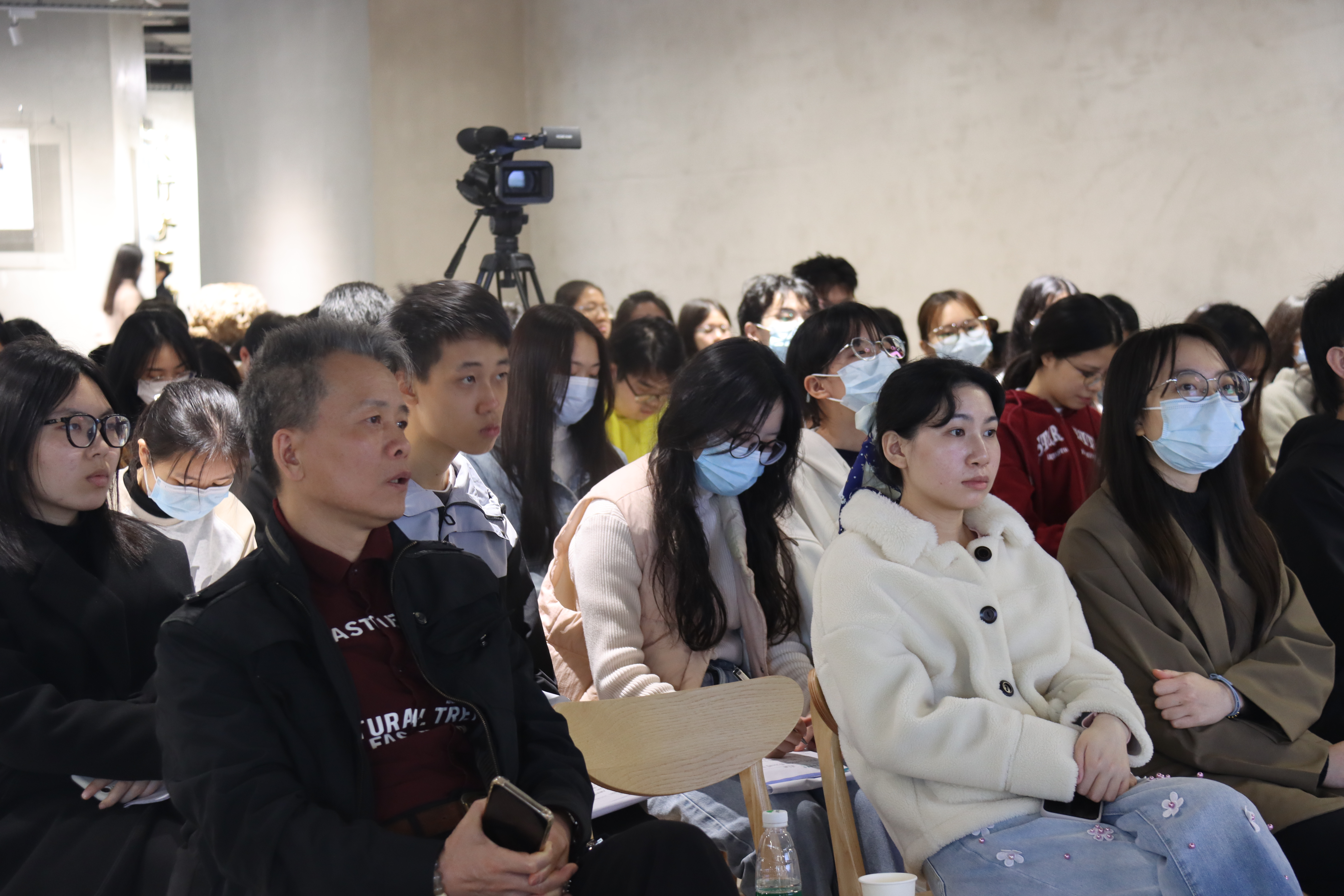 1.北校区美术奇石馆讲座现场(4).jpg 1.北校区美术奇石馆讲座现场(4).jpg