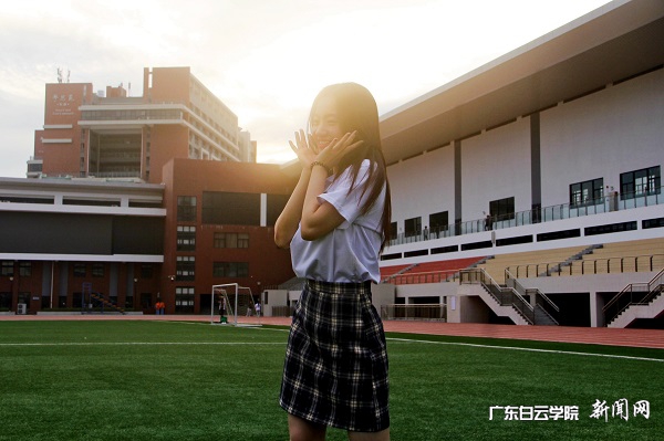 19学前教育3班林坤文 20学前教育4班方蓓《人像摄影》.jpg