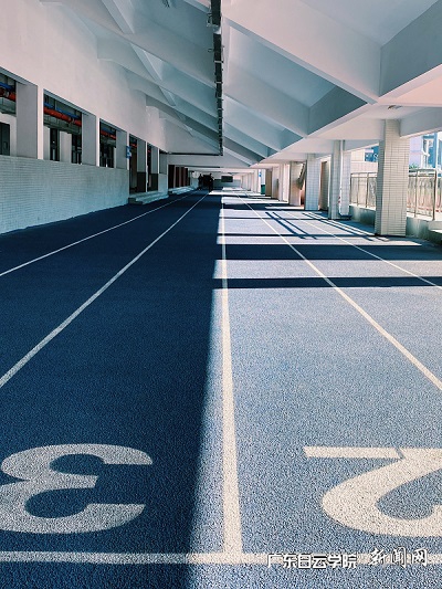 20学前教育7班 梁汝晴《线条》 .jpg