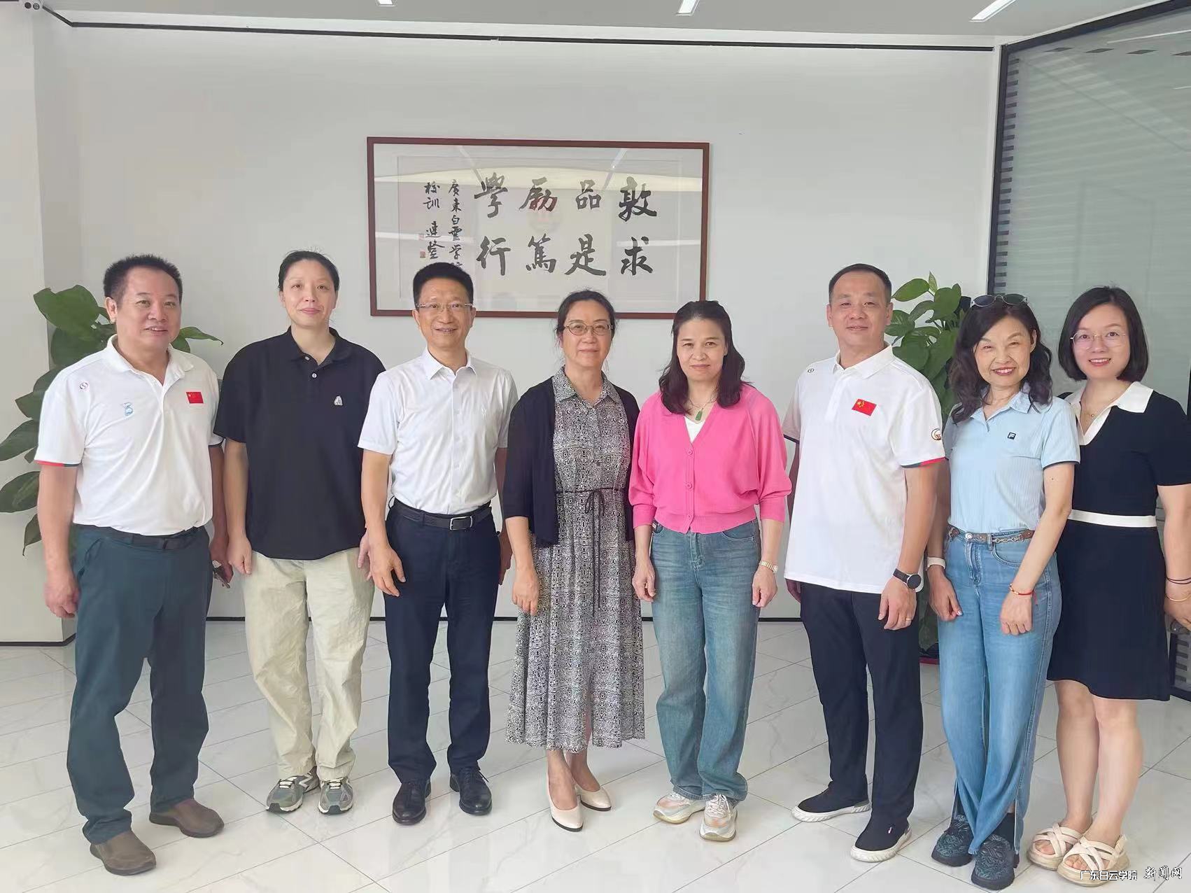 default.jpg default.jpg